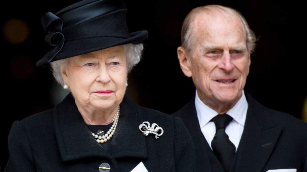 FOTO // Prima apariţie a Reginei Elisabeta după funeraliile Prinţului Philip